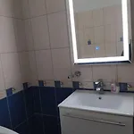 Kristaly Apartamento *